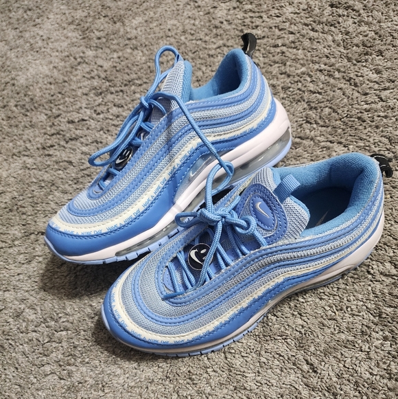 have a nike day 97 teal